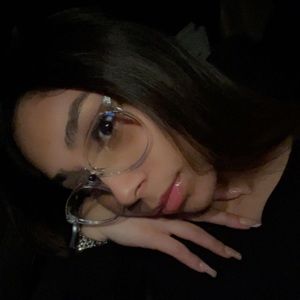 Meet your Posher, Mina